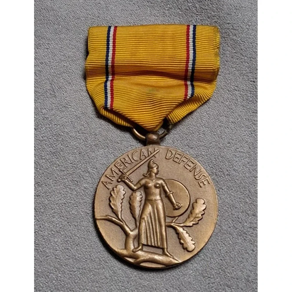 Vintage WW2 American Defense Service Medal Yellow Ribbon Bronze US Military